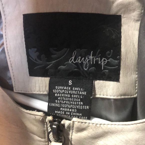 Jacket - Picture 5 of 6